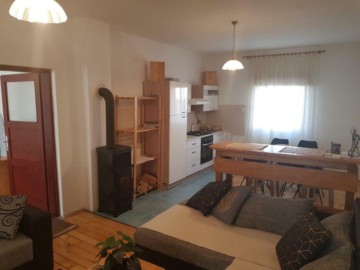 Apartmani Andrej Udbina Экстерьер фото