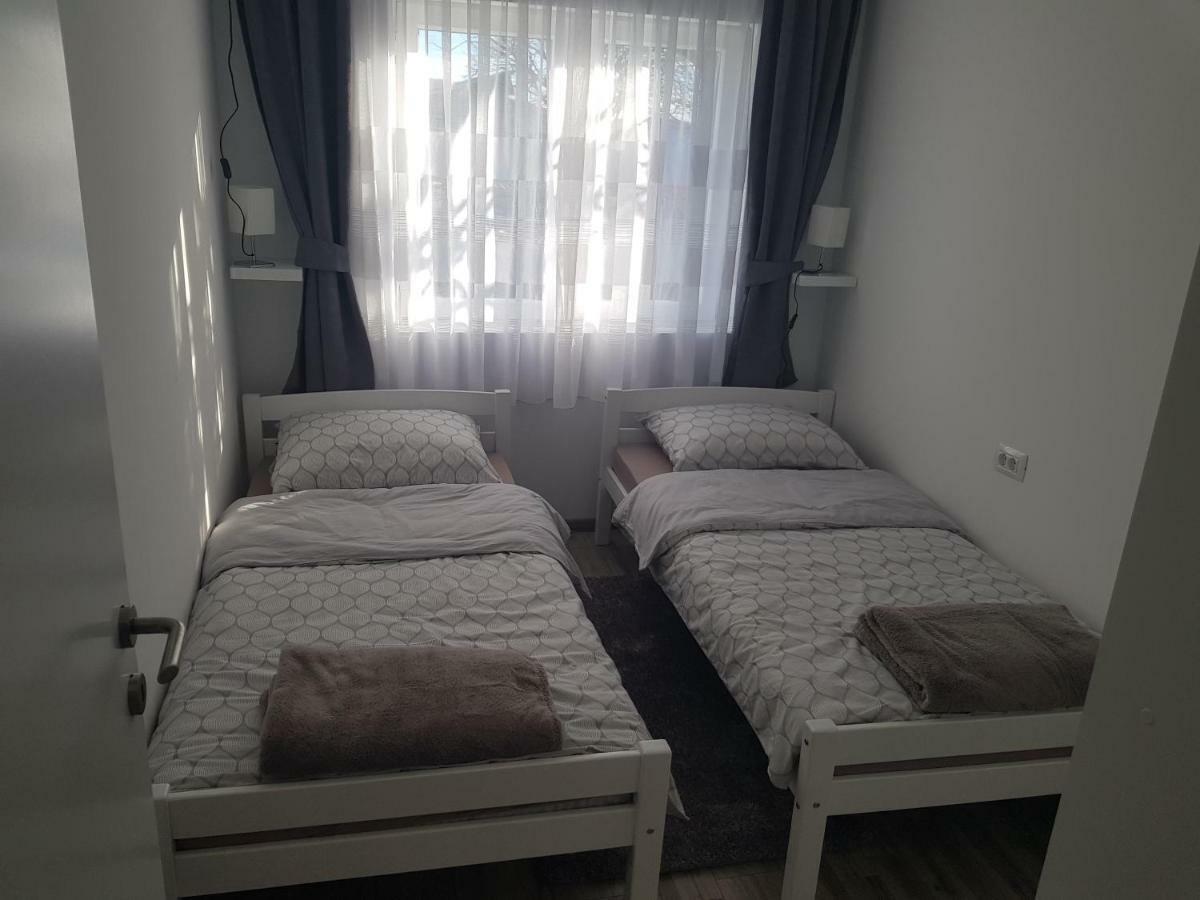 Apartmani Andrej Udbina Экстерьер фото